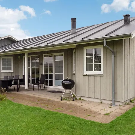Beautiful In With Kitchen Holiday home *